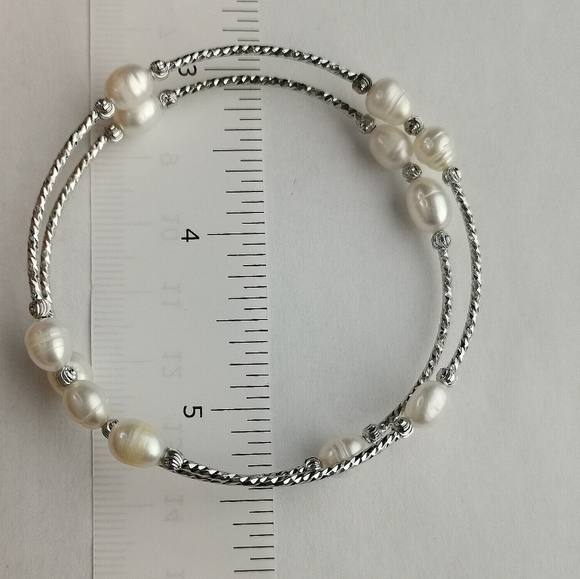 Nwt White freshwater Pearl sterling silver bangle wraparound bracelet - Picture 2 of 5